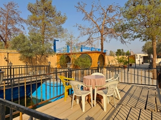 ویلا با استخر روباز نزدیک اصفهان