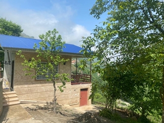 اقامتگاه بومگردی باغ فندق جاده 2000