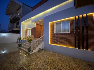 ویلا با استخر سرپوشیده محمود آباد