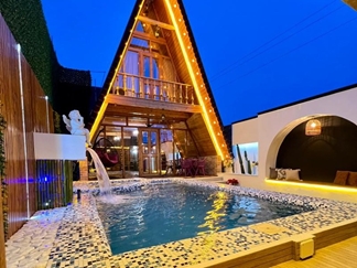 کلبه چوبی با استخر جکوزی رامسر