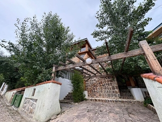 اقامتگاه با استخر سرپوشیده کلاردشت