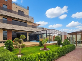 ویلا لوکس با استخر آبگرم شهریار