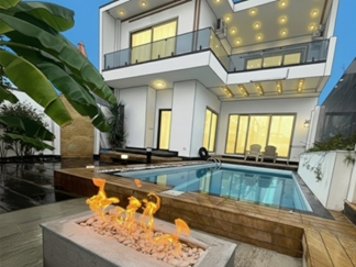 ویلا با استخر روباز سرخرود