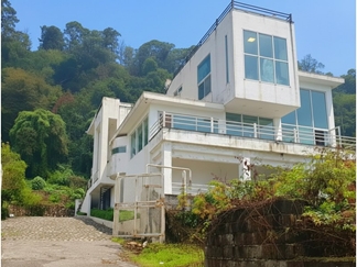 ویلا با استخر آبگرم نزدیک متل قو