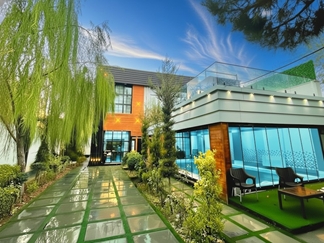 ویلا کردان با استخر آبگرم و بیلیارد