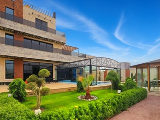 ویلا لوکس با استخر آبگرم شهریار