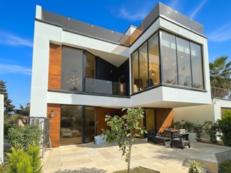 ویلا در سرخرود با استخر سونا جکوزی