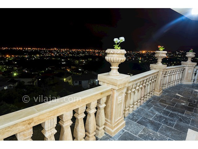 عکس شماره 224215 - اجاره ویلا جنگلی استخردار رامسر - ویو به شهر زیبای رامسر در شب از تراس