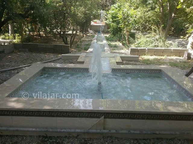 عکس شماره 266173 - اجاره ویلا با استخر آبگرم نزدیک کردان - آبنما در محوطه ویلا