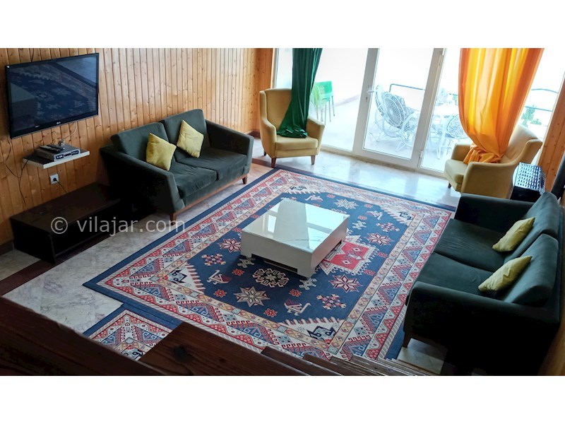 عکس شماره 532747 - اجاره ویلا لب دریا در نوشهر - سالن پذیرایی ویلا با ویوی دریا