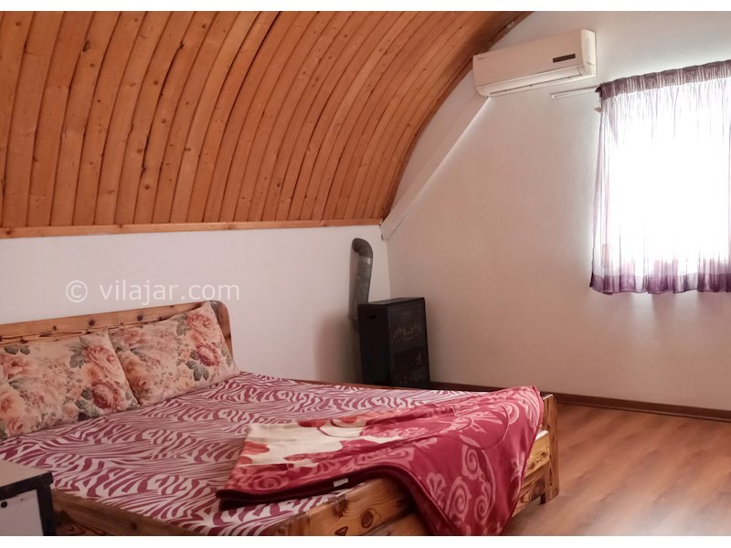 عکس شماره 532748 - اجاره ویلا لب دریا در نوشهر - اتاق خواب روبه حیاط ویلا