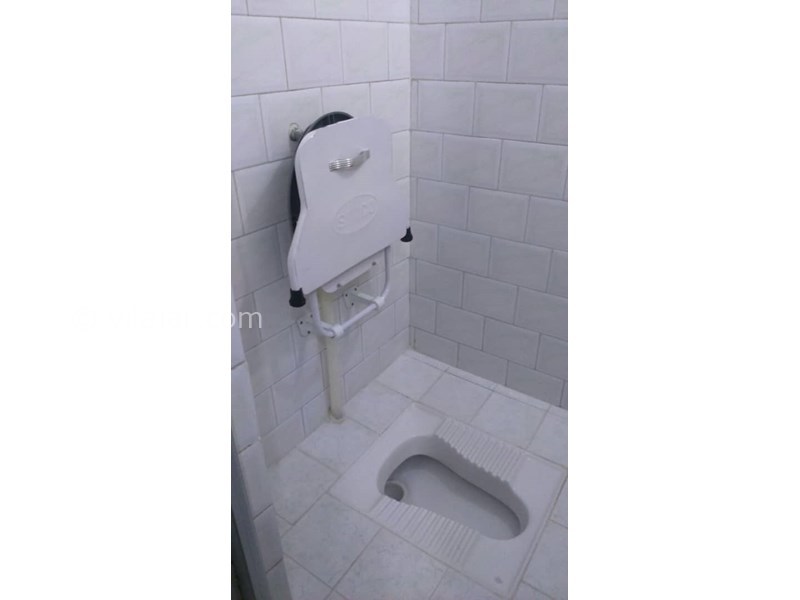 عکس شماره 555707 - اجاره باغ ویلای دربست در تالش - توالت فرنگی سیار در وضعیت جمع شده