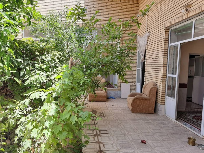 عکس شماره 557903 - اجاره خانه حیاط دار دربست در یزد - 