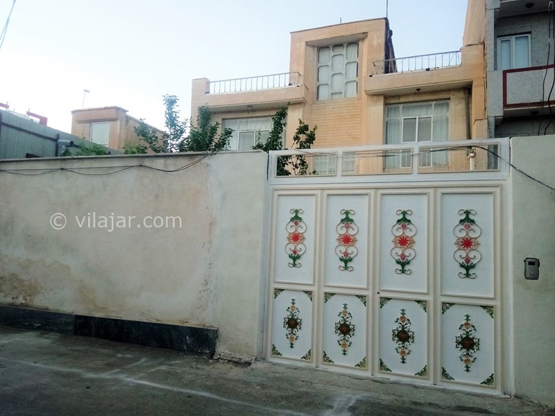 عکس شماره 559058 - اجاره خانه حیاط دار در ارومیه - درب بزرگ