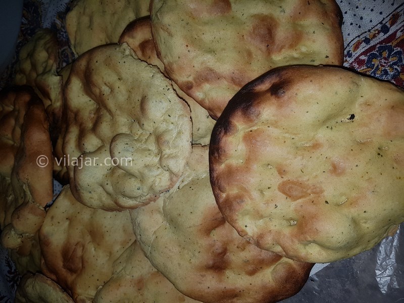 عکس شماره 565726 - اجاره ویلا دربست در باغ زیتون رودبار - نان محلی رودبار (نان کُلوس)