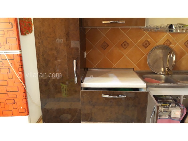 عکس شماره 566704 - اجاره ویلا باغ در اصفهان - آشپزخانه و سیستم تصفیه آب زیر کابینت