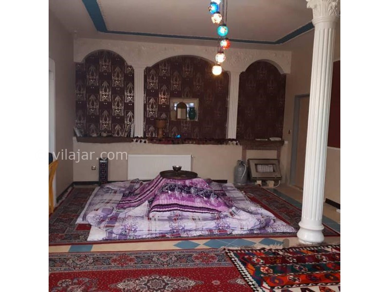عکس شماره 566708 - اجاره ویلا باغ در اصفهان - فضای نشیمن که در فصل زمستان کرسی برقی دارد