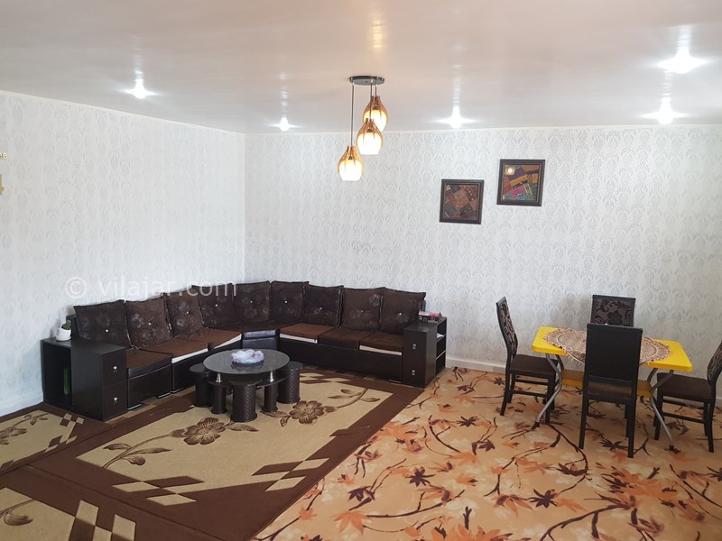 عکس شماره 595890 - اجاره ویلا استخردار در دزفول - سالن 50 متری همراه با مبلمان و میز صندلی نهار خوری