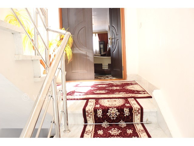 عکس شماره 59739 - اجاره آپارتمان در اردبیل - راه پله ورودی به واحد