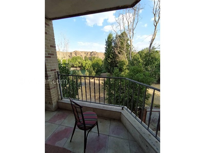 عکس شماره 606033 - اجاره ویلا حاشیه زاینده رود - ویوی تراس طبقه همکف به رودخانه