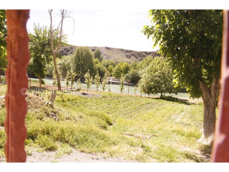 عکس شماره 606043 - اجاره ویلا حاشیه زاینده رود - فضای جلو رودخانه 