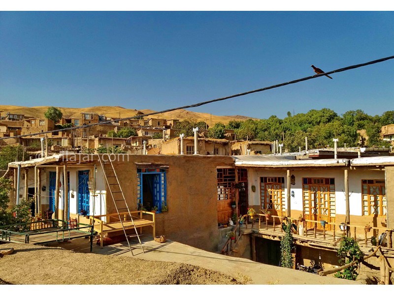 عکس شماره 612937 - اقامتگاه بوم گردی ترلان - نمایی از اقامتگاه ترلان و روستای ترخین آباد