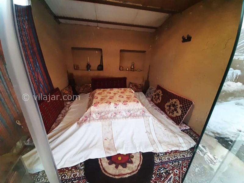 عکس شماره 613421 - اقامتگاه بومگردی لزور - اتاق کاهگلی با کرسی