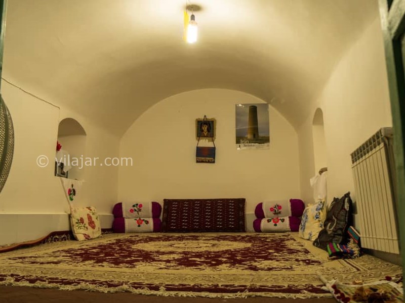 عکس شماره 614399 - اقامتگاه بومگردی سبنی کبودان - این اتاق همکف بزرگه ۱۵ متریه و سقفش گنبدی ، زمستان گرمه تابستون سرد همکفه برای سالمندا عالیه خودمم خیلی دوسش دارم