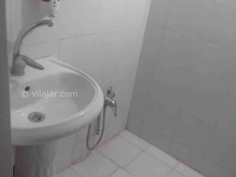 عکس شماره 614401 - اقامتگاه بومگردی سبنی کبودان - سرویس بهداشتی مون پایین در طبقه همکف هست تمیز و مرتب