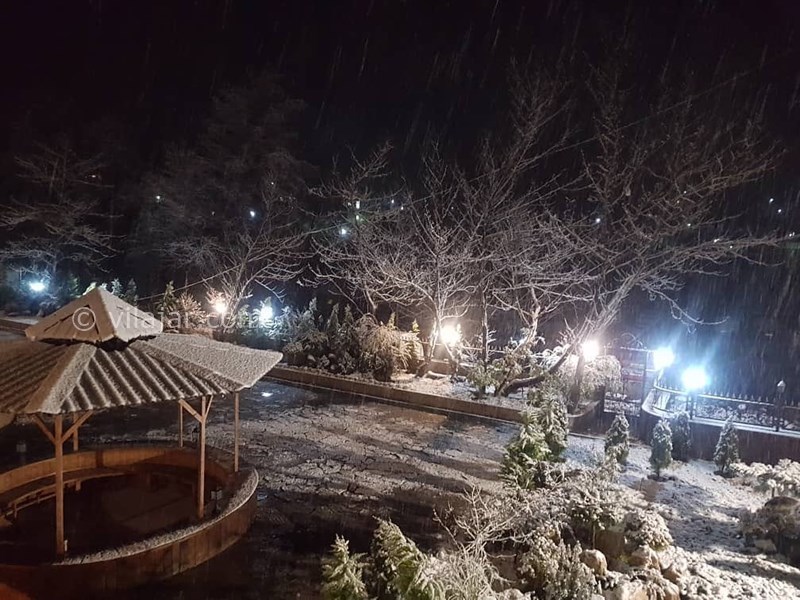 عکس شماره 614559 - اقامتگاه بومگردی كیوتی كاتِیج - نمای شب اقامتگاه كیوتی كاتِیج در زمستان