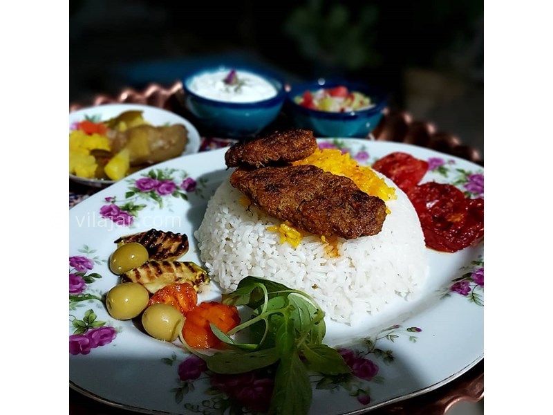 عکس شماره 615918 - اقامتگاه سنتی خان نشین - سفارش غذا مهمان در اقامتگاه خان نشین