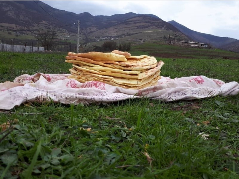 عکس شماره 616137 - اقامتگاه بومگردی بام رودبار - پخت نان در اقامتگاه بومگردی بام رودبار