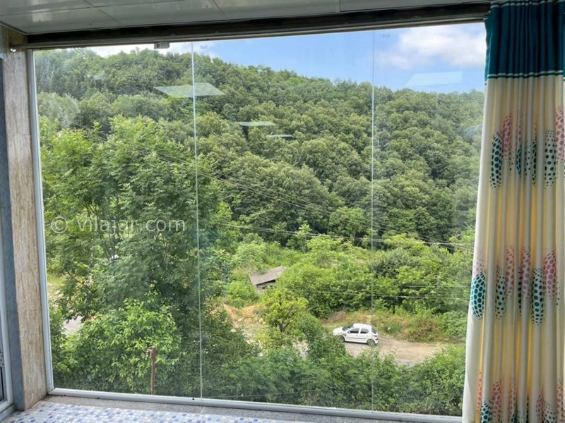 عکس شماره 623549 - اجاره ویلا استخردار جنگل دالیخانی - نمای شیشه ایی استخر به جنگل و کوه