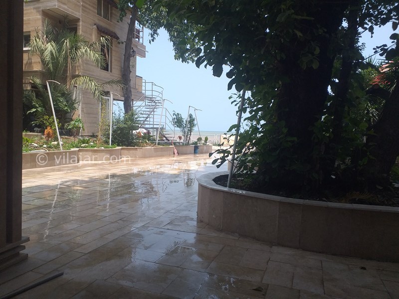 عکس شماره 634438 - اجاره اقامتگاه مبله لب دریا نوشهر - حیاط سر سبز مجموعه