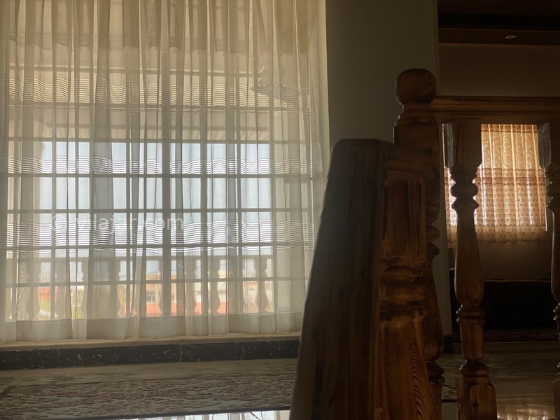 عکس شماره 672989 - اجاره ویلا در محمود آباد - طبقه بالا تراس و ورودی اتاق خواب 