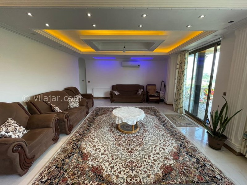 عکس شماره 678653 - اجاره ویلا جنگی نزدیک رامسر - پذیرایی با ویو جنگل