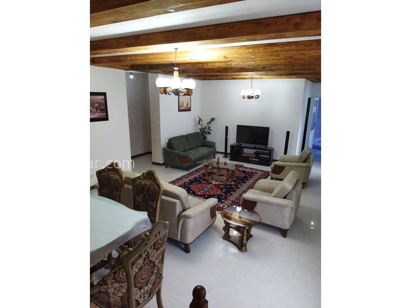 عکس شماره 679395 - اجاره ویلا استخردار زوات چالوس - پذیرایی همراه با tv و اسپیکر 