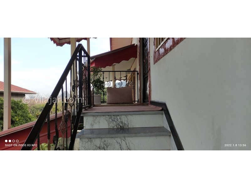 عکس شماره 690089 - اجاره واحد اقامتی مبله در رامسر - راه پله و تراس ویلا