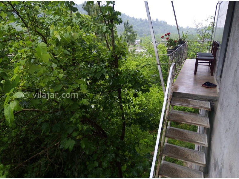 عکس شماره 698437 - اجاره ویلا جنگلی در شفت - راه پله واحد بالا