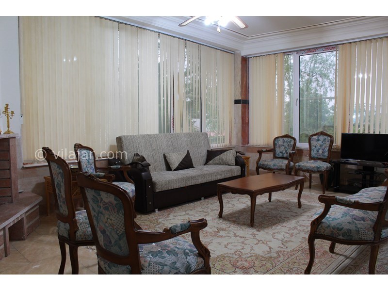 عکس شماره 701128 - اجاره ویلا باغ در ماسال - سالن پذیرایی با منظره باغ و جنگل 