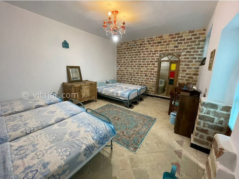 عکس شماره 707911 - اقامتگاه بومگردی حاجی اسماعیل - اتاق شماره۱پنج تخته سرویس وحمام اختصاصی