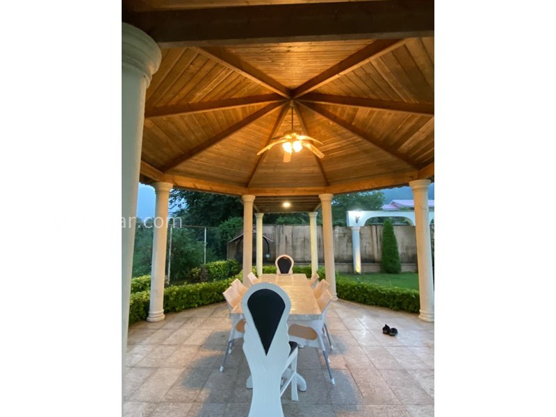 عکس شماره 721155 - ویلا با استخر و جکوزی در قلعه رودخان - آلاچیق بزرگ دارای دو میز ۸ نفره مشرف به رودخانه