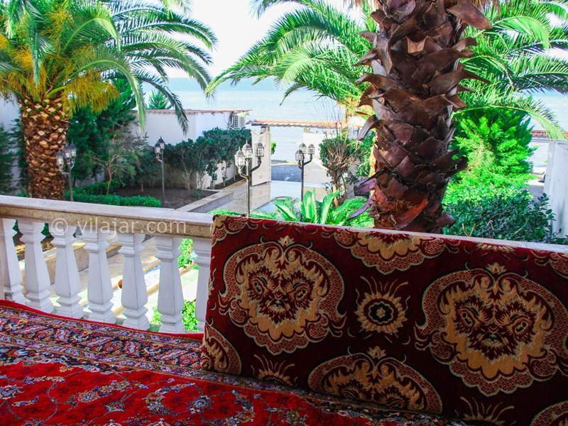 عکس شماره 723018 - ویلا استخردار لب دریا محمودآباد - تخت نشیمن بر روی تراس