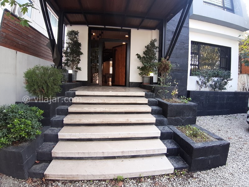 عکس شماره 727829 - رزرو ویلای لوکس استخردار نوشهر - امکان پارک 4 خودرو در حیاط با کف سنگ ریزه که در باران گل آلود نشوید