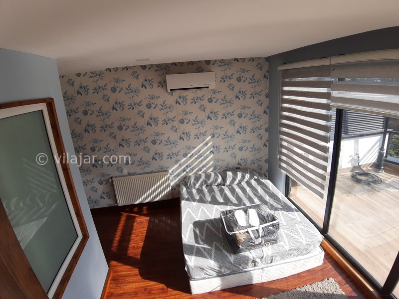 عکس شماره 727848 - رزرو ویلای لوکس استخردار نوشهر - اتاق خواب مستر طبقه سوم با تشک مناسب و روکش و ملحفه تمیز