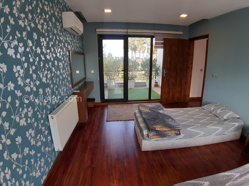 عکس شماره 727855 - رزرو ویلای لوکس استخردار نوشهر - اتاق خواب سه تخته طبقه سوم با کولر اسپلیت و شوفاژ و بالکن کوچک غربی