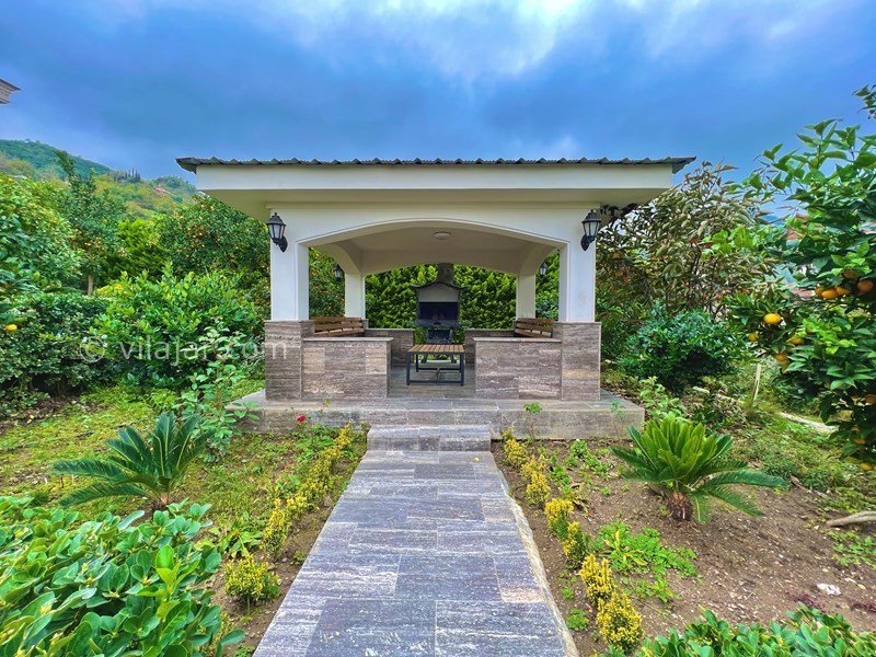 عکس شماره 729191 - اجاره ویلا در رامسر با ویو جنگل - نمای بیرونی آلاچیق