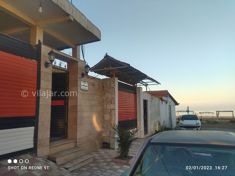 عکس شماره 733013 - اجاره ویلا لب ساحل انزلی - درب ورودی ویلا با چشمنداز دریا