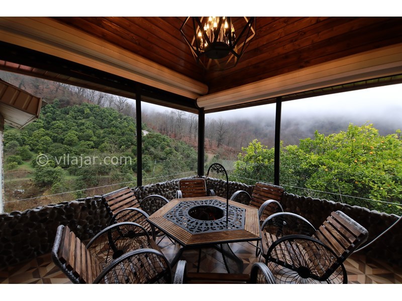 عکس شماره 741762 - ویلا جنگلی رامسر با سونا و جکوزی - تراس با اتشدان 