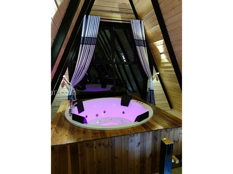 عکس شماره 747290 - کلبه چوبی با جکوزی نزدیک انزلی - 